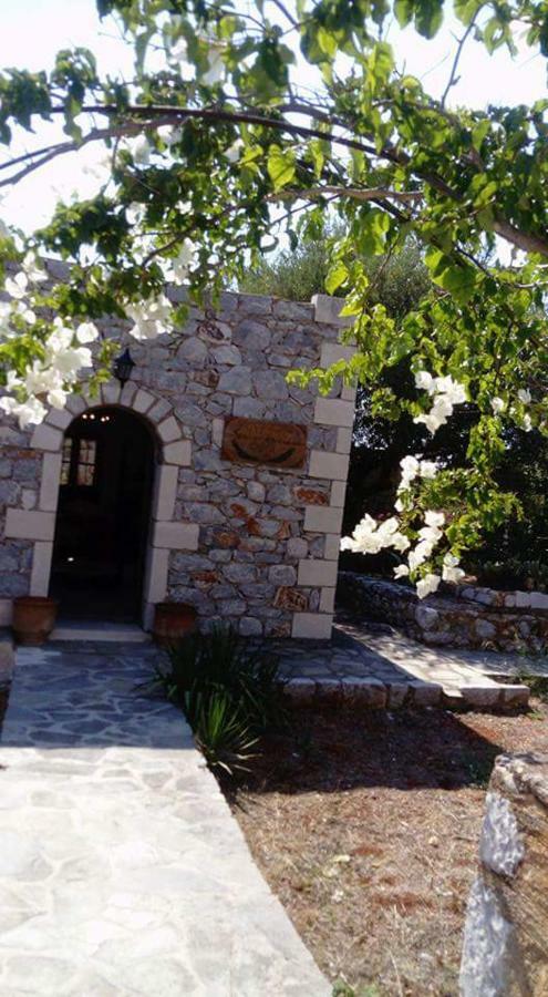 Charouda Stone Tower Apartment Pírgos Dhiroú Екстериор снимка