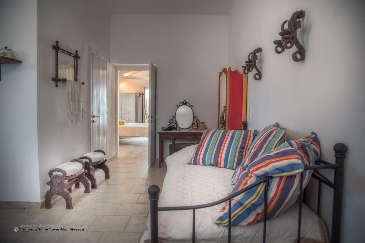 Charouda Stone Tower Apartment Pírgos Dhiroú Екстериор снимка