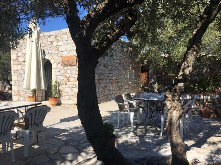 Charouda Stone Tower Apartment Pírgos Dhiroú Екстериор снимка